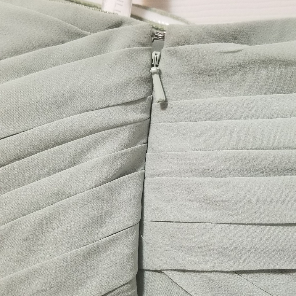 Dress - Picture 6 of 9